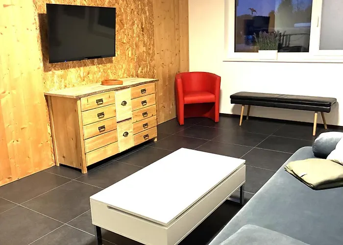 Haus Schloßbergblick * Leutschach